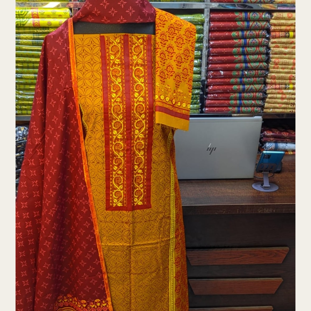 *স্টাইলিশ থ্রিপিছ সেট code: onrr